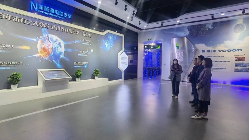 光伏组件选单晶还是多晶：技术解析与决策要点